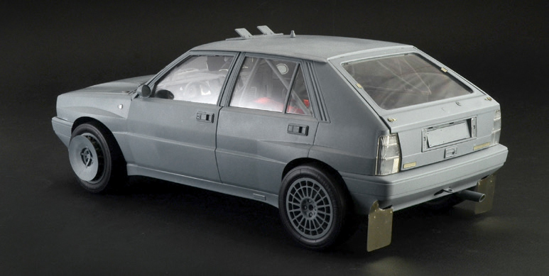 Lancia Delta HF Integrale 16V Rally 1:12 Plastic Model Kit