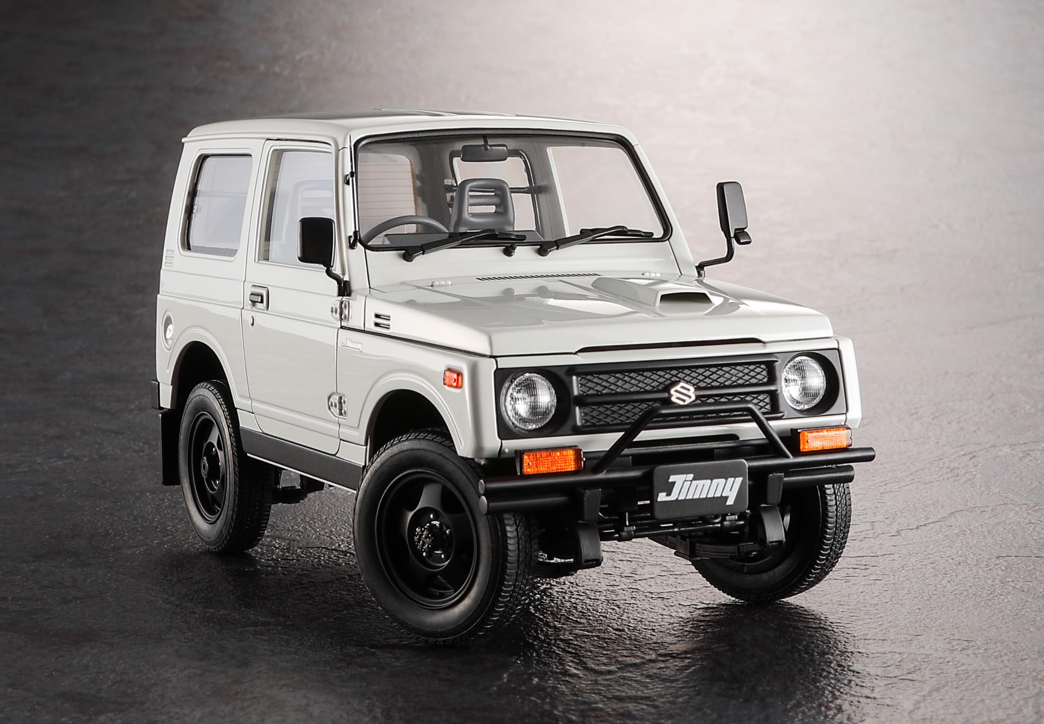 Suzuki Jimny Ja11-1 W/ Wood Dirección Wheel 1:24 Plástico Modelo